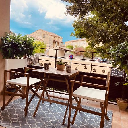 Chez Louis De Uzes Apartment ภายนอก รูปภาพ